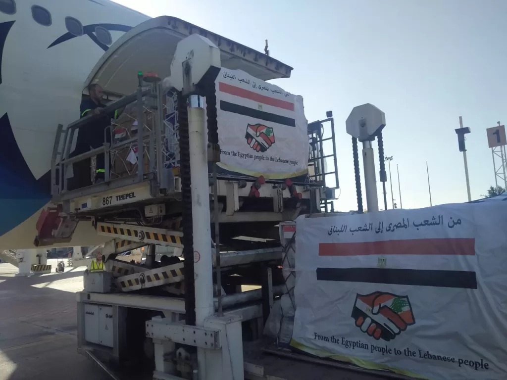 مصر للطيران تجلي ٢٨٦ راكبًا من المصريين العالقين بلبنان إلى أرض الوطن 3 - جريدة الجمهورية WhatsApp Image 2024 10 05 at 9.53.37 PM 1 - جريدة الجمهورية