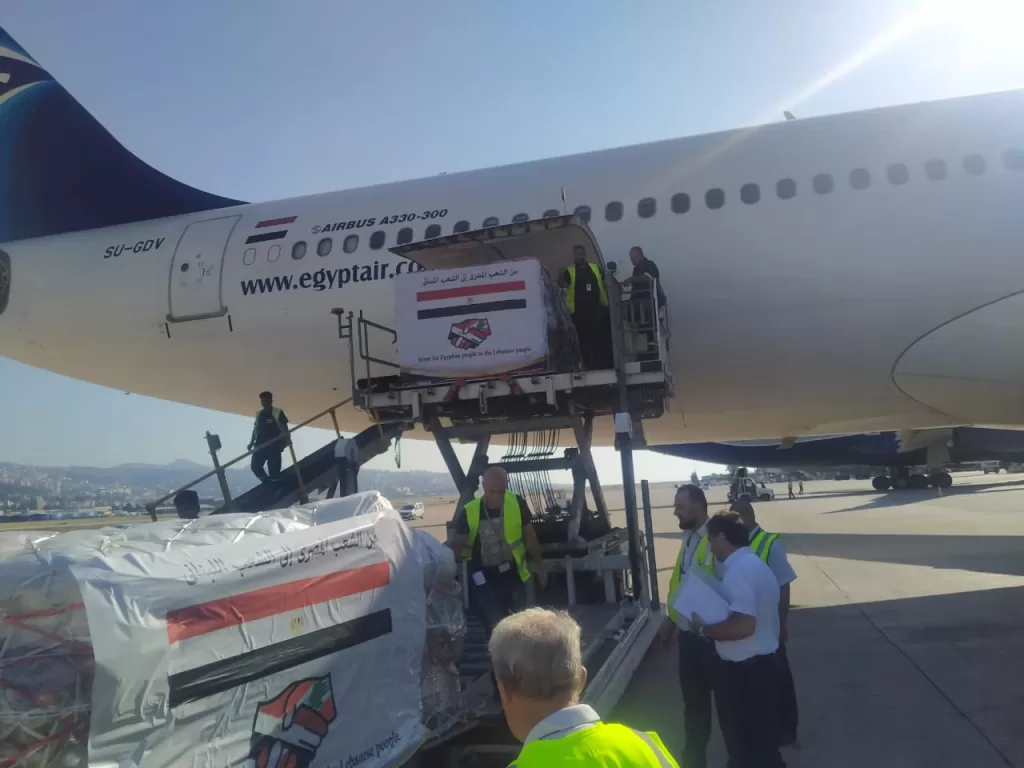 مصر للطيران تجلي ٢٨٦ راكبًا من المصريين العالقين بلبنان إلى أرض الوطن 9 - جريدة الجمهورية WhatsApp Image 2024 10 05 at 9.53.38 PM - جريدة الجمهورية