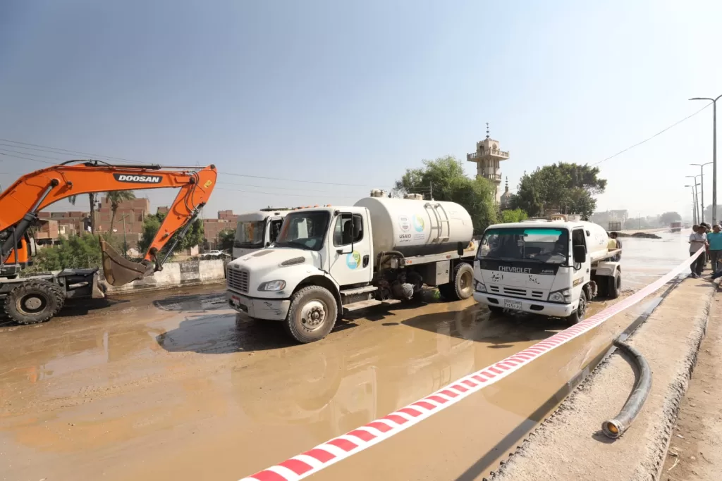 تسريب مفاجئ بخط طرد صرف صحى أسيوط 3 - جريدة الجمهورية WhatsApp Image 2024 10 06 at 1.38.59 PM - جريدة الجمهورية