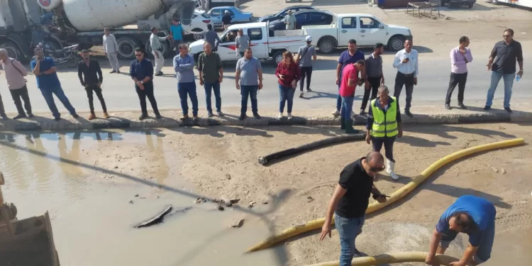 تسريب مفاجئ بخط طرد صرف صحى أسيوط