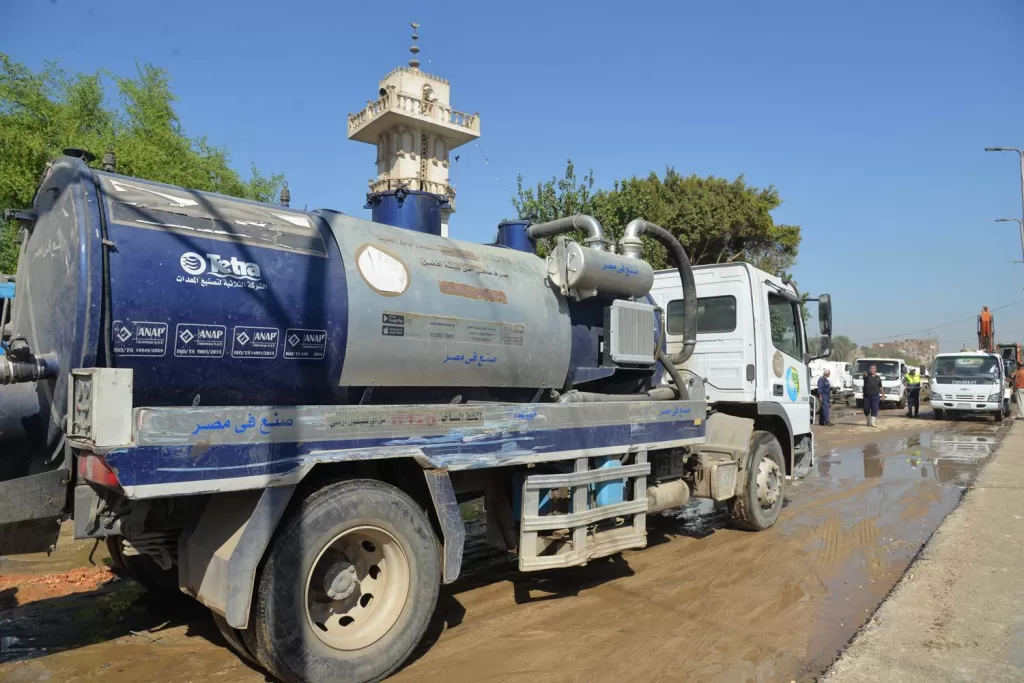 محافظ أسيوط يوجه بسرعة إصلاح التسريب بـ«الطريق الدائري» ويؤكد على متابعته المستمرة للأعمال 11 - جريدة الجمهورية WhatsApp Image 2024 10 06 at 10.19.26 PM - جريدة الجمهورية