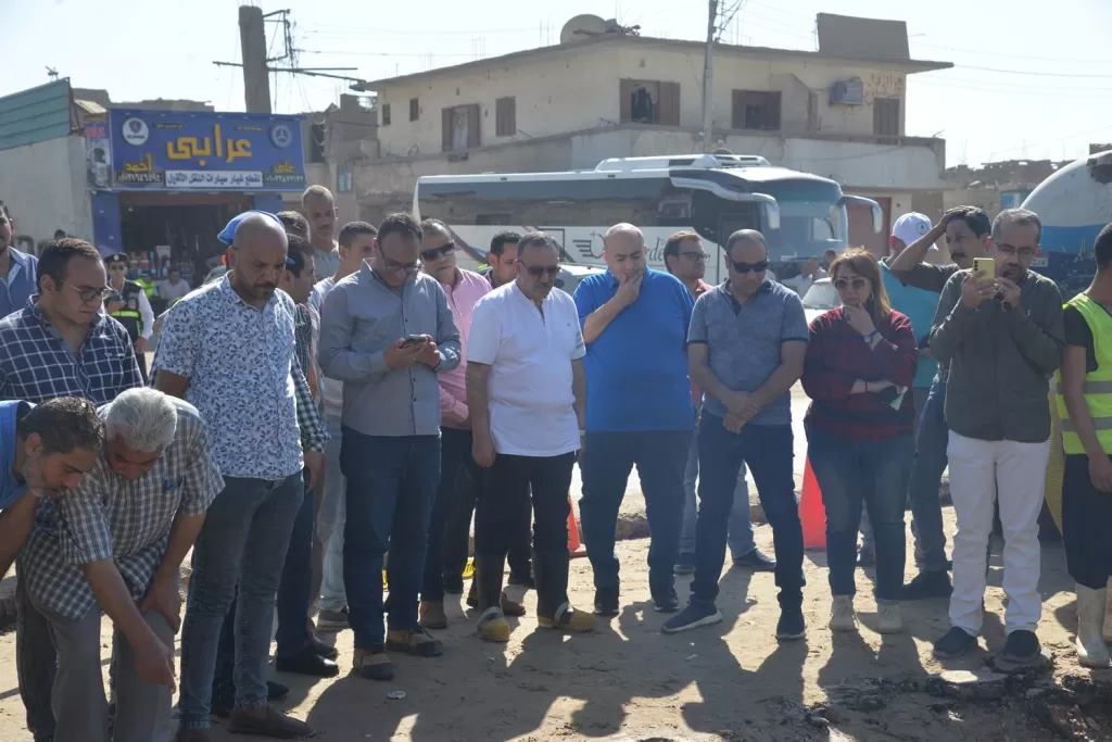 محافظ أسيوط يوجه بسرعة إصلاح التسريب بـ«الطريق الدائري» ويؤكد على متابعته المستمرة للأعمال 13 - جريدة الجمهورية WhatsApp Image 2024 10 06 at 10.19.27 PM 2 - جريدة الجمهورية