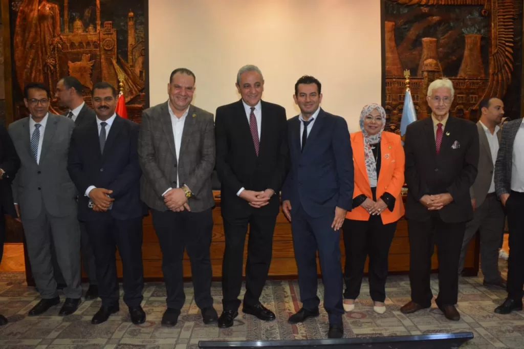 محافظ الغربية يشجع المواهب الشابة ويكرم أبطال الشطرنج 16 - جريدة الجمهورية WhatsApp Image 2024 10 07 at 11.51.20 PM - جريدة الجمهورية