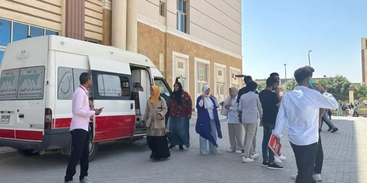 إقبال كبير على التبرع بالدم بجامعة بني سويف الأهلية
