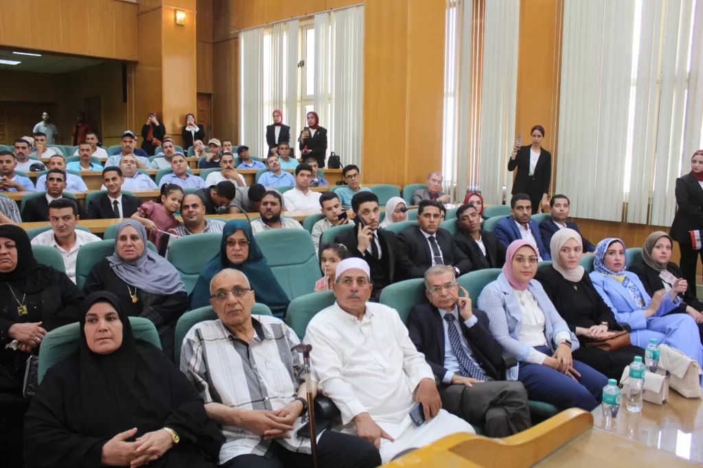 حقوق المنصورة تحتفي بأبطال أكتوبر: تأكيد على الهوية الوطنية وغرس قيم البطولة والتضحية في الطلاب 2 - جريدة الجمهورية WhatsApp Image 2024 10 07 at 6.37.42 PM - جريدة الجمهورية