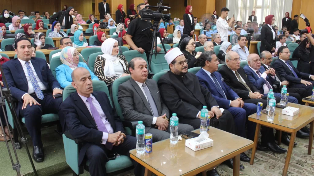 حقوق المنصورة تحتفي بأبطال أكتوبر: تأكيد على الهوية الوطنية وغرس قيم البطولة والتضحية في الطلاب 3 - جريدة الجمهورية WhatsApp Image 2024 10 07 at 6.37.44 PM - جريدة الجمهورية