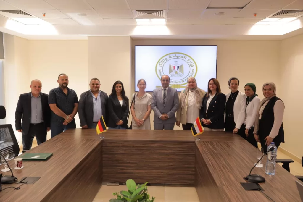وزير السياحة يُعلن عن شراكة استراتيجية لتعزيز تنافسية مصر سياحيًا 2 - جريدة الجمهورية WhatsApp Image 2024 10 08 at 12.54.02 AM - جريدة الجمهورية
