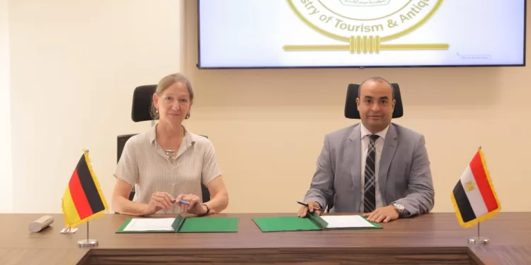 وزير السياحة يُعلن عن شراكة استراتيجية لتعزيز تنافسية مصر سياحيًا