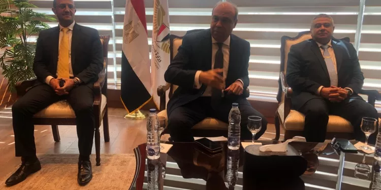 وزير الطيران: زيادة الطاقة الاستيعابية بمطارات القاهرة والغردقة والعلمين وسفنكس