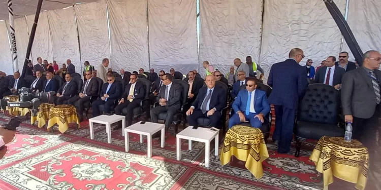 رئيس القابضة للمطارات يؤكد استعداد المطارات المصرية لمواجهة أي تحديات 1 - جريدة الجمهورية وزير الطيران: زيادة الطاقة الاستيعابية بمطارات القاهرة والغردقة والعلمين وسفنكس