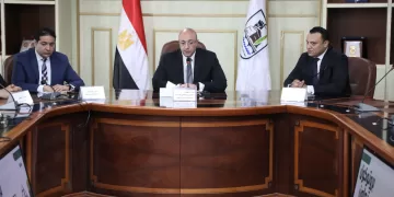 محافظ بني سويف وتنسيقية شباب الأحزاب توقعان بروتوكولًا لتحقيق التنمية المستدامة