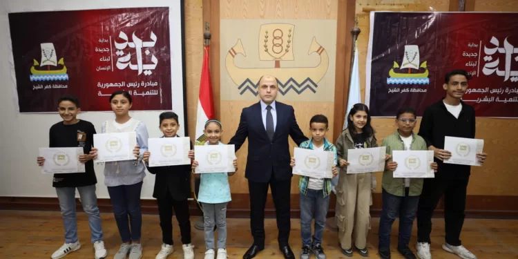 محافظ كفر الشيخ يكرم 60 طالبًا متميزًا في اللغة والبرمجة 1 - جريدة الجمهورية بداية جديدة لقرية صندلا مع وصول قافلة بيطرية من جامعة كفر الشيخ