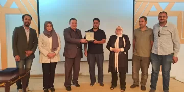 صبحي يفتتح ملعب خماسي ويضع حجر الأساس للعديد من مشروعات الطرح الاستثماري بالأقصر