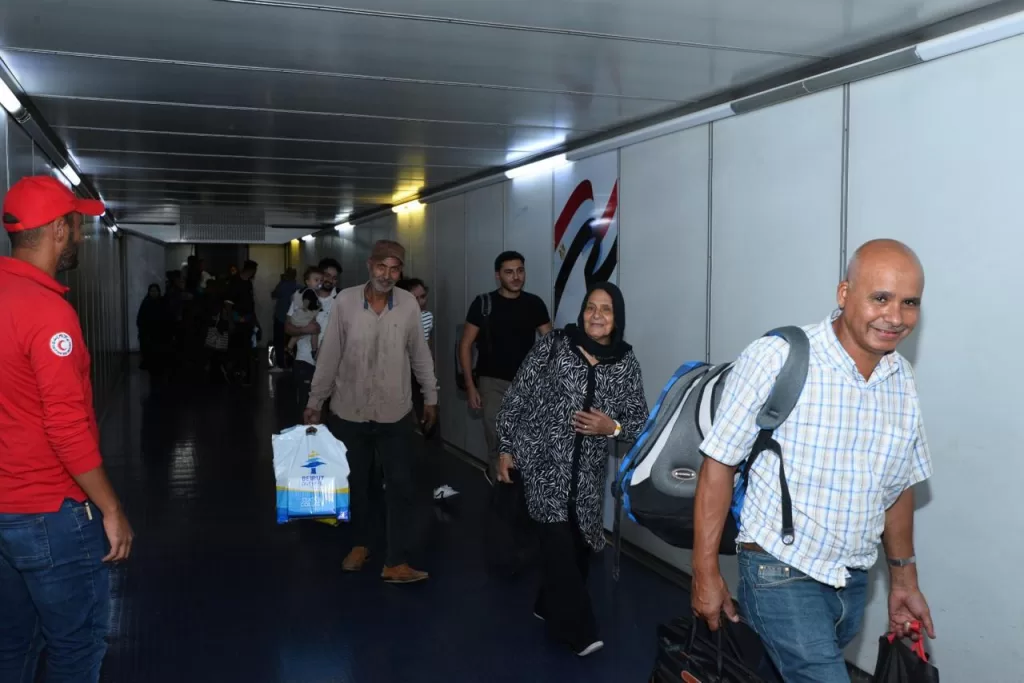 وزير الطيران: تسهيل إجراءات نقل المساعدات والإجلاء من وإلى لبنان 29 - جريدة الجمهورية WhatsApp Image 2024 10 16 at 9.30.12 PM - جريدة الجمهورية