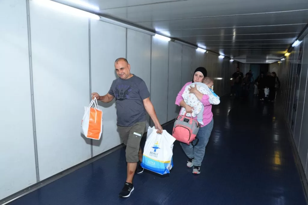 وزير الطيران: تسهيل إجراءات نقل المساعدات والإجلاء من وإلى لبنان 35 - جريدة الجمهورية WhatsApp Image 2024 10 16 at 9.30.14 PM - جريدة الجمهورية