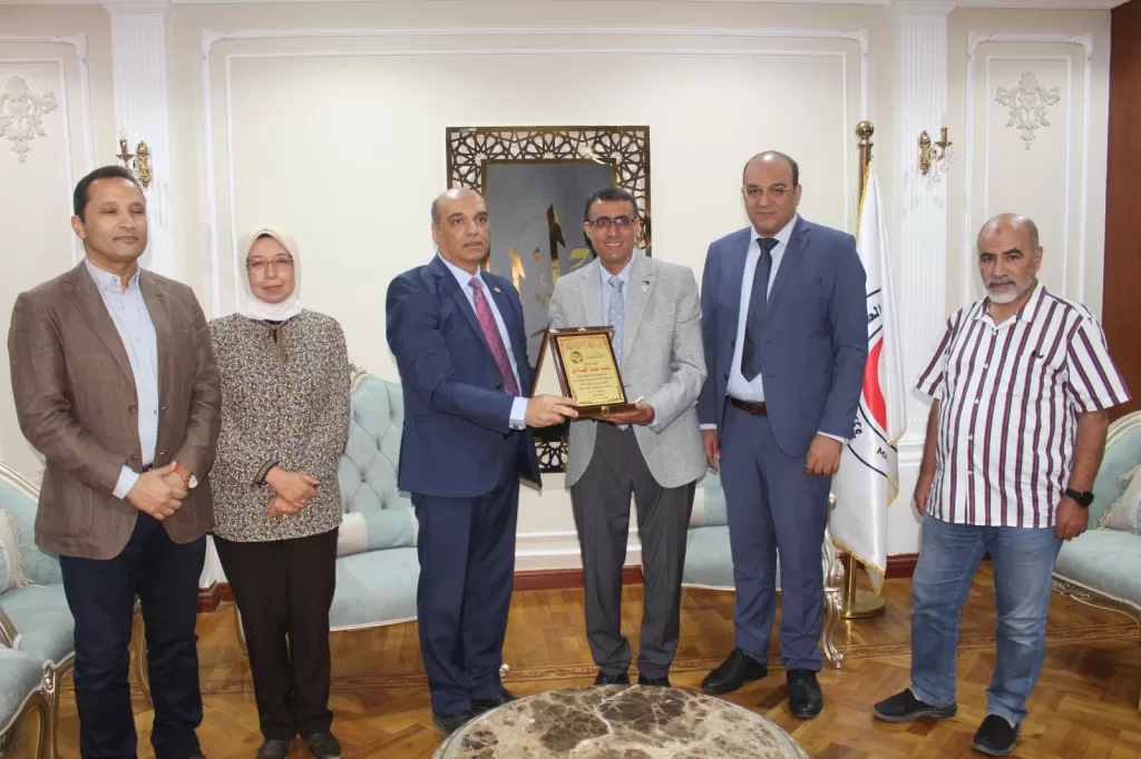 صحة الدقهلية وطب المنصورة توقعان بروتوكولًا للحد من عمليات القيصرية وتشجيع الولادة الطبيعية 19 - جريدة الجمهورية WhatsApp Image 2024 10 17 at 12.29.07 PM 3 - جريدة الجمهورية