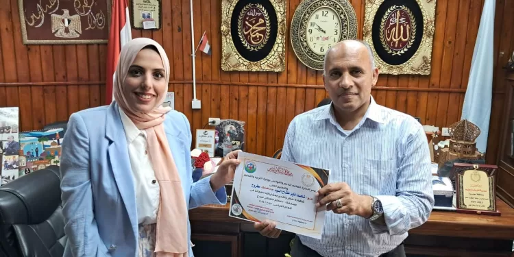 وكيل تعليم مطروح يكرم 3 معلمين لتميزهم في الابتكار التعليمي