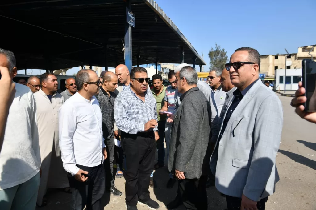 جولة تفقدية مفاجئة لمحافظ الدقهلية على محطات الوقود.. خط ساخن لتلقي شكاوى المواطنين بشأن الأسعار 2 - جريدة الجمهورية WhatsApp Image 2024 10 18 at 2.37.59 PM - جريدة الجمهورية