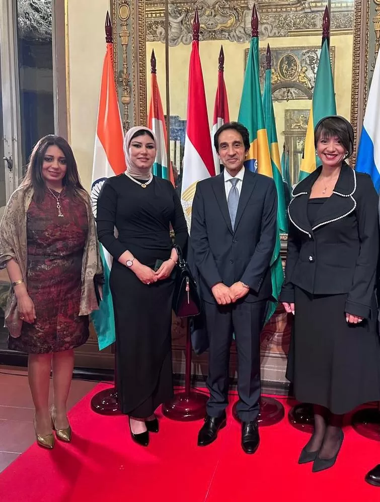 دينا ريحان تقدم عملًا فنيًا يجسد الهوية المصرية في معرض البريكس 2 - جريدة الجمهورية WhatsApp Image 2024 10 20 at 12.46.49 PM jpeg - جريدة الجمهورية