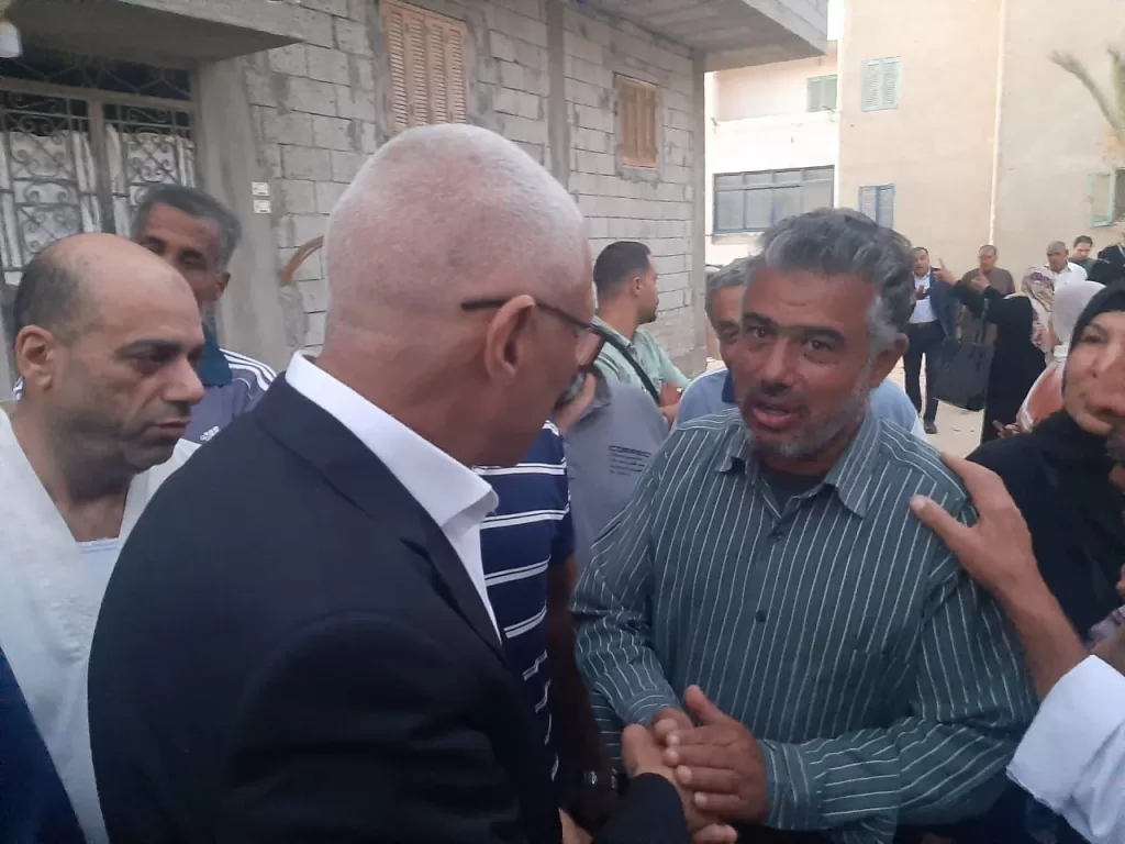 في جولة تفقدية.. محافظ شمال سيناء يؤكد على سرعة تنفيذ المشروعات الخدمية في حي الريسة 2 - جريدة الجمهورية WhatsApp Image 2024 10 21 at 10.24.05 PM 1 - جريدة الجمهورية