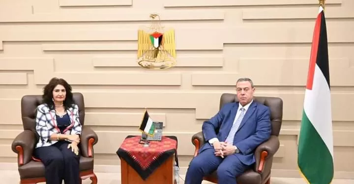 السفير الفلسطيني ورئيس مكتب الأونروا بالقاهرة يناقشان سبل تعزيز الخدمات المقدمة للاجئين الفلسطينيين