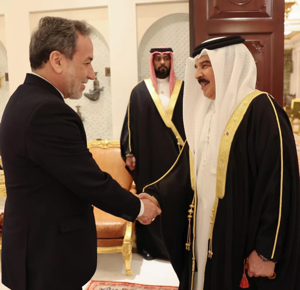 ملك البحرين يستقبل وزير الخارجية الإيراني 2 - جريدة الجمهورية WhatsApp Image 2024 10 21 at 9.37.52 PM - جريدة الجمهورية