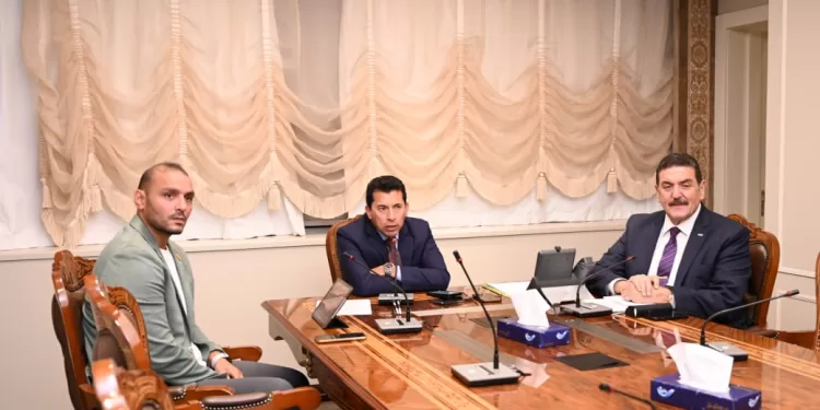 وزير الشباب والرياضة يحضر نهائي كأس السوبر بين قطبي الكرة 1 - جريدة الجمهورية وزير الشباب والرياضة يحضر نهائي كأس السوبر بين قطبي الكرة