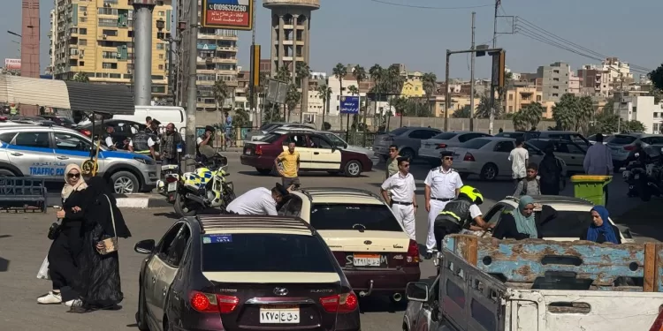 حملات مرورية مفاجئة ومكثفة لانضباط عمل التاكسى بالمنصورة