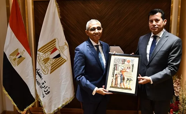 صبحي ومساعد وزير الخارجية يناقشان سبل تطوير العلاقات الثقافية