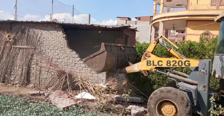 الحد من التعديات.. إزالة 12 مخالفة بناء بدسوق 1 - جريدة الجمهورية الحد من التعديات.. إزالة 12 مخالفة بناء بدسوق