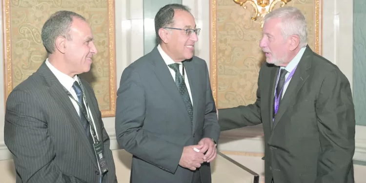 نقل تحيات الرئيس السيسى لخادم الحرمين الشريفين وولى العهد