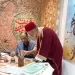 استمتع بجمال الخط المغربي الأصيل مع جلسة شاي تقليدية في أجواء معرض الشارقة للكتاب