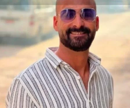 مصرع مستخلص جمركي وإصابة ٣ آخرين بطريق السويس- السخنة