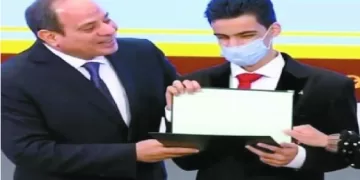 محمد.. بطل تحدى القراءة العربى: أمى تعلمت القراءة لمساعدتى وإخوتى فى الدراسة  