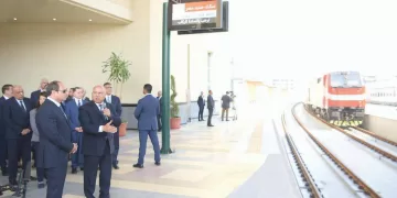 المشروع القومى للطرق..شريان تنمية عبقرى فى «الجمهورية  الجديدة»: 2 تريليـــون جنيــه غيـــــــــــــــرت خريطـــة مصـــر