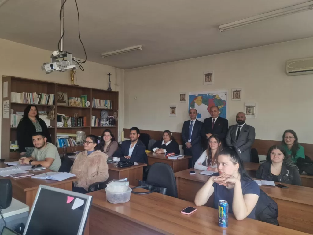 رئيس جامعة المنصورة يلتقي الطلاب الدارسين بجامعة ببلغاريا 9 - جريدة الجمهورية 30 1 - جريدة الجمهورية