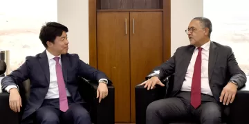 الهيئة العامة للاستثمار وبنك اليابان يبحثان تمويل مشاريع الهيدروجين الأخضر في مصر لدفع عجلة التنمية المستدامة