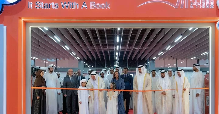 حاكم الشارقة يخصص 4.5 مليون درهم لثراء المكتبات العامة.. معرض الشارقة الدولي للكتاب يغني المكتبات بأحدث الإصدارات