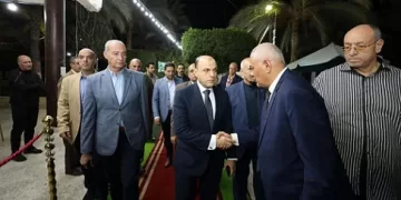 محافظ كفرالشيخ يؤدي واجب العزاء في وفاة اللاعب محمد شوقي