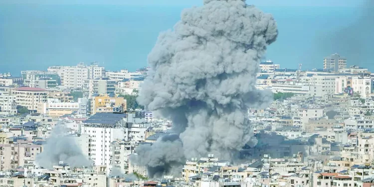 غارات إسرائيلية مكثفة 