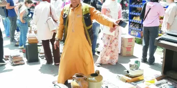 فى سوق «ديانا» كل سبت: تحف مصرية يعشقها الأوروبيون والعرب