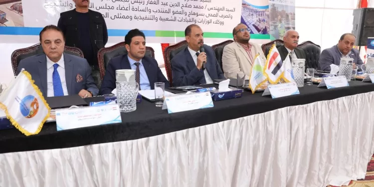 محافظ سوهاج يفتتح مشروع صرف صحي متكامل في أولاد عزاز