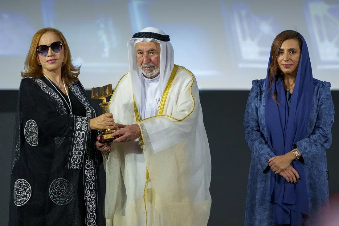 حاكم الشارقة يفتتح الدورة الـ 43 من معرض الشارقة الدولي للكتاب 3 - جريدة الجمهورية WhatsApp Image 2024 11 06 at 10.33.24 PM 2 jpeg - جريدة الجمهورية