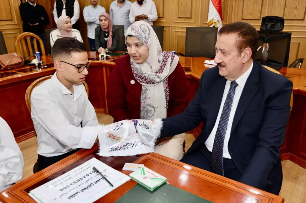 لفتة إنسانية: محافظ المنوفية يشهد عقد قران يتيمة ويكون وكيلاً لها 4 - جريدة الجمهورية WhatsApp Image 2024 11 07 at 1.30.38 PM - جريدة الجمهورية