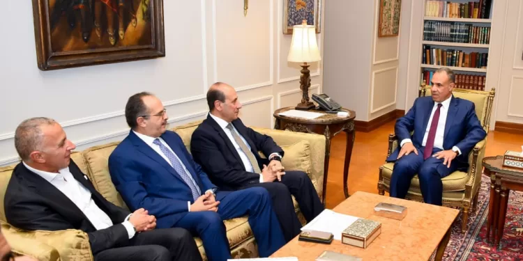 وزير الخارجية يؤكد أهمية الشراكة مع القطاع الخاص لتعزيز الاستثمارات في إفريقيا