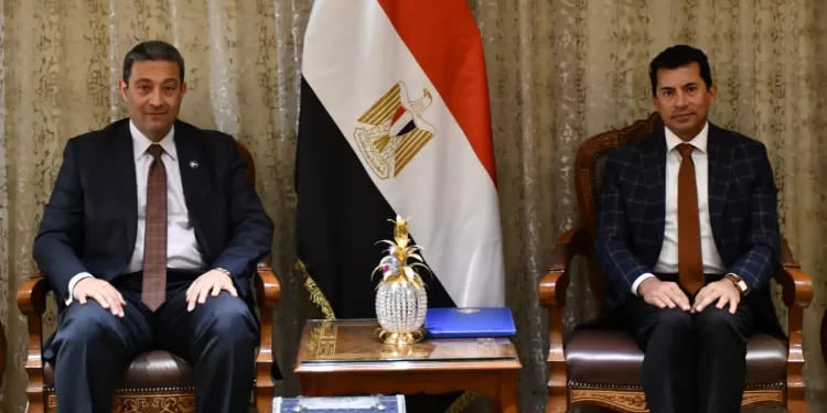 مصر تتعاون مع الشركاء الدوليين لتنفيذ مشاريع طاقة شمسية ورياح ضخمة في خليج السويس