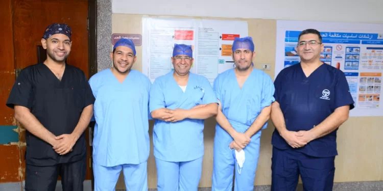 فريق طبي بجامعة أسيوط يثبت كفاءته العالمية في إجراء عملية نقل رحم