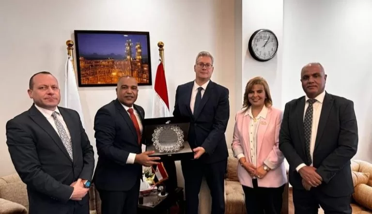 بدوي يستجيب لمطالب النقابة بإعادة إحياء احتفال عيد البترول.. في خطوة أثلجت صدور العاملين ورفع معنوياتهم 3 - جريدة الجمهورية WhatsApp Image 2024 11 13 at 7.36.17 PM - جريدة الجمهورية