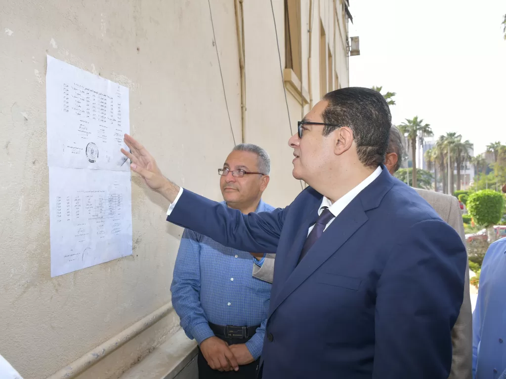 رئيس جامعة القاهرة يطمئن على أحوال الطلاب ويوجه بتطوير الخدمات بالمدينة الجامعية 6 - جريدة الجمهورية WhatsApp Image 2024 11 13 at 9.23.47 AM - جريدة الجمهورية