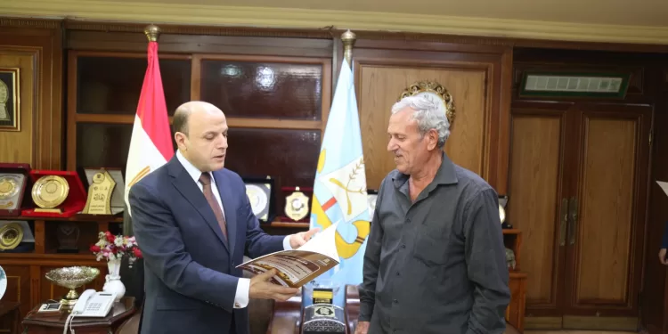 1140 مواطنًا بكفر الشيخ يحصلون على عقود تقنين أراضيهم بتسهيلات كبيرة